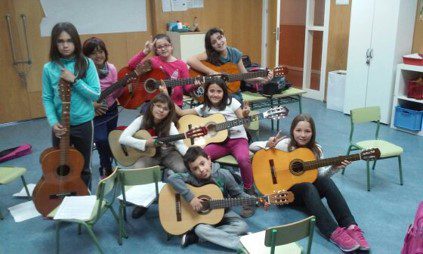 Instrumentos guitarra violin teclado - actividades extraescolares primaria Valencia